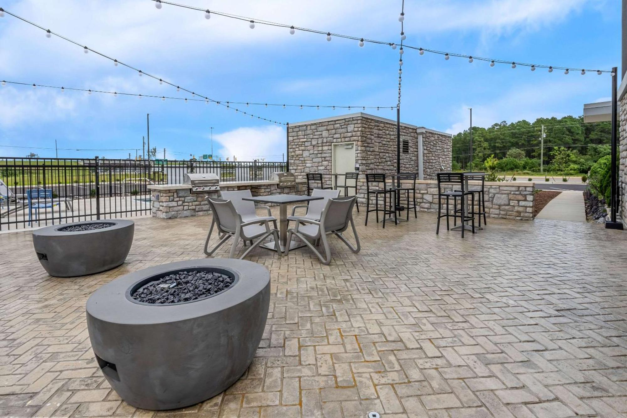 Everhome Suites Fayetteville Near Fort Bragg Esterno foto